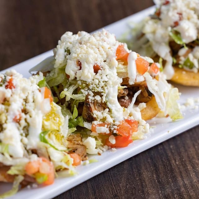 Sopes de Pollo.